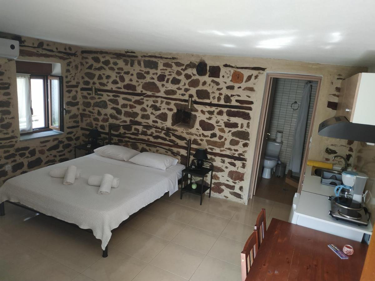 הוילה אגיוס ניקולאוס Marianthi'S Stone House מראה חיצוני תמונה
